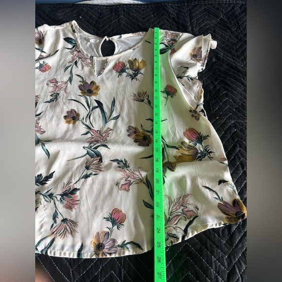 Maurice’s Plus Size 1 Blouse Cream, Floral, Ruffle - Picture 6 of 6